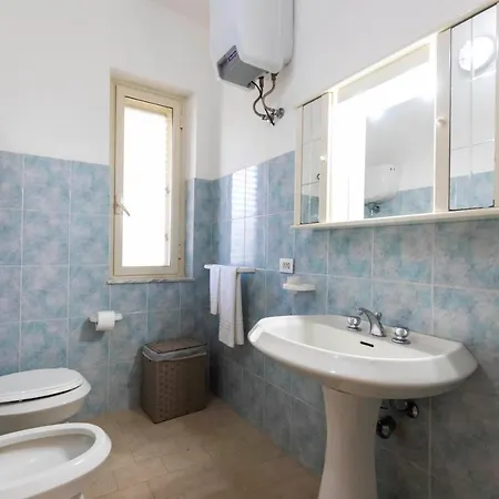 Neverland Aparthotel 4*